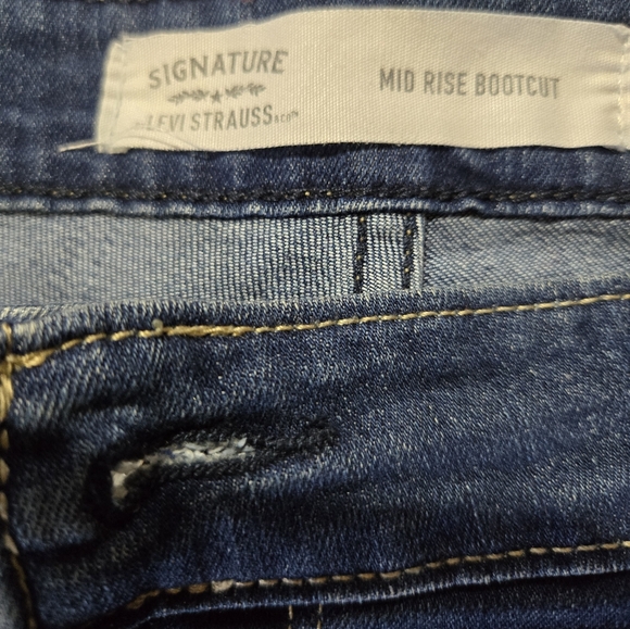 SIGNATURE LEVI STRAUSS Mid Rise Bootcut Size 24 - Picture 5 of 5